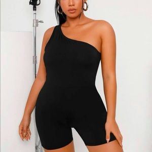 ONE SHOULDER ROMPER 🖤